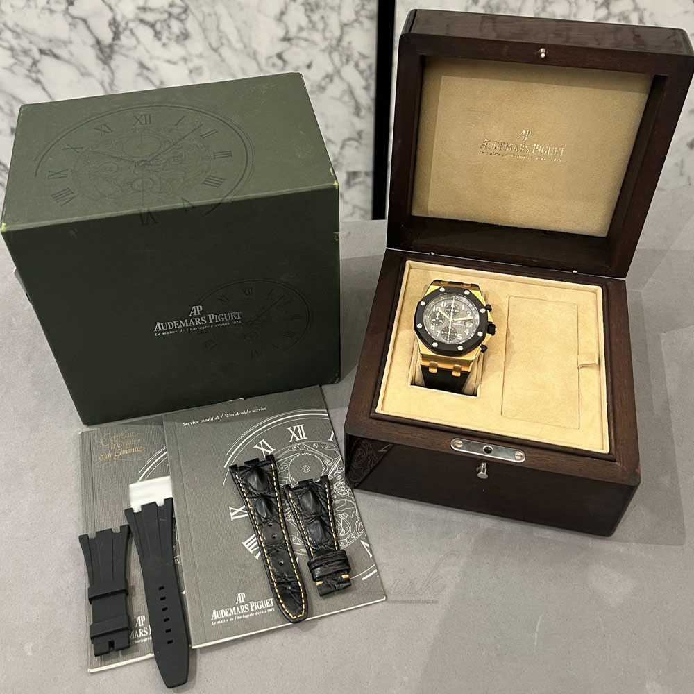 Royal Oak Offshore Rubber Clad Audemars Piguet Watch Link