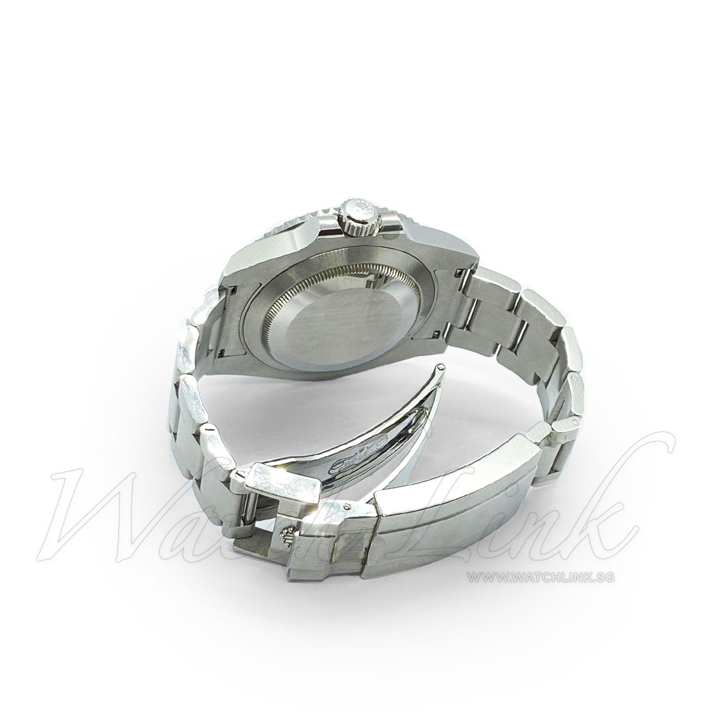 Submariner_No_Date_39b3O1.jpg